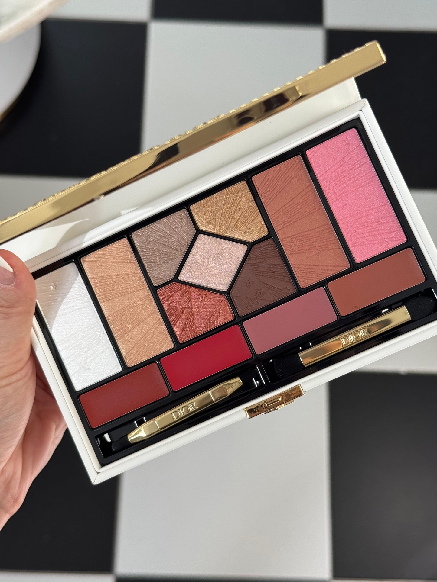 DIOR Couture Palette - Limited Edition
Iconic Makeup Colors - Face, Eyes and Lips