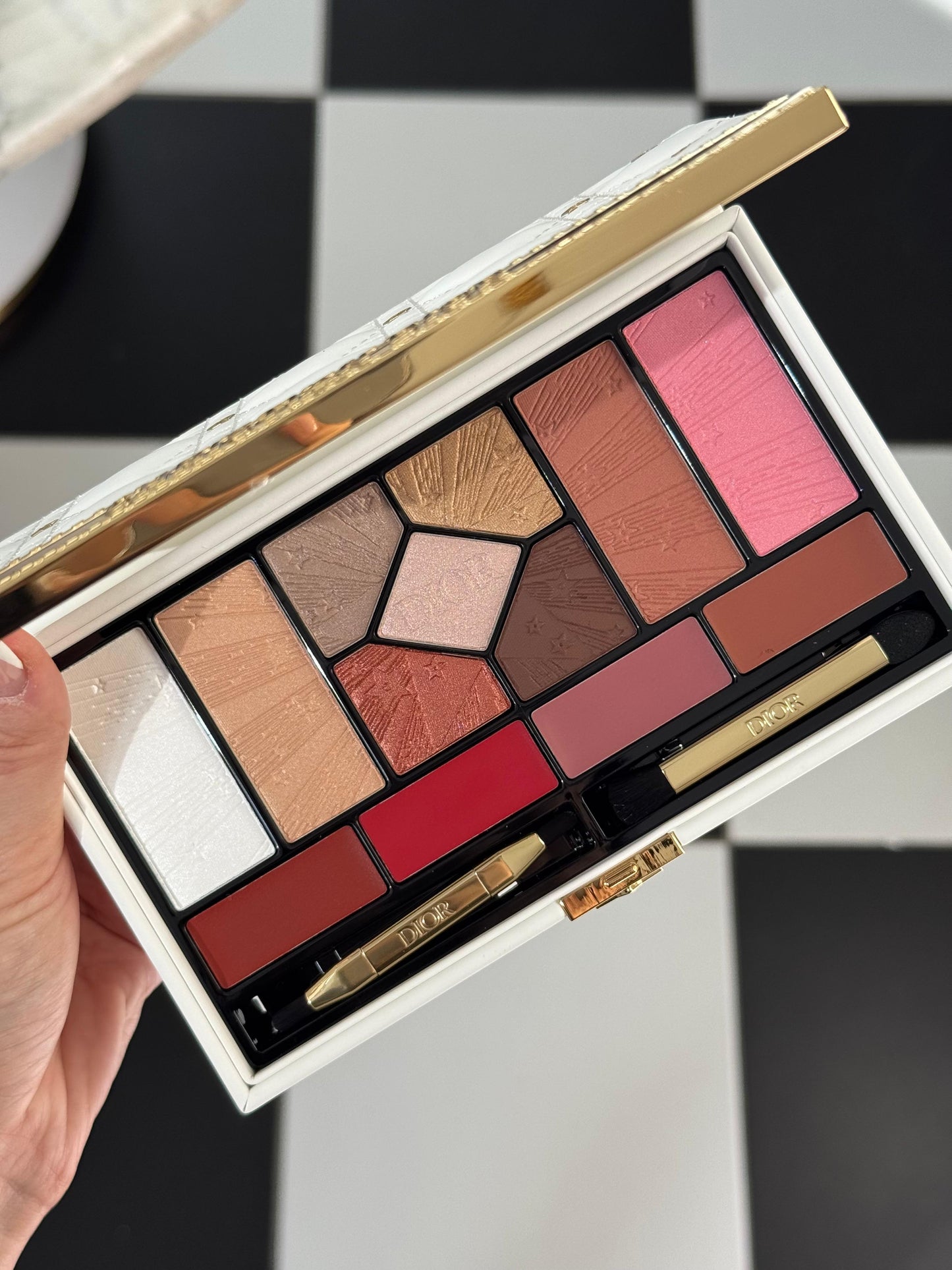 DIOR Couture Palette - Limited Edition
Iconic Makeup Colors - Face, Eyes and Lips