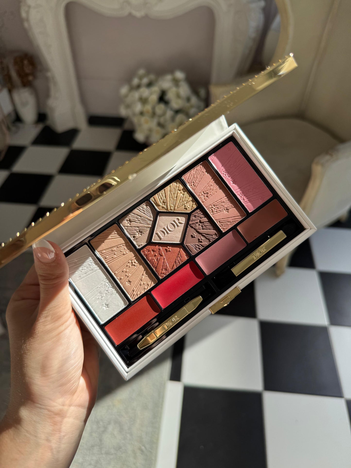 DIOR Couture Palette - Limited Edition
Iconic Makeup Colors - Face, Eyes and Lips