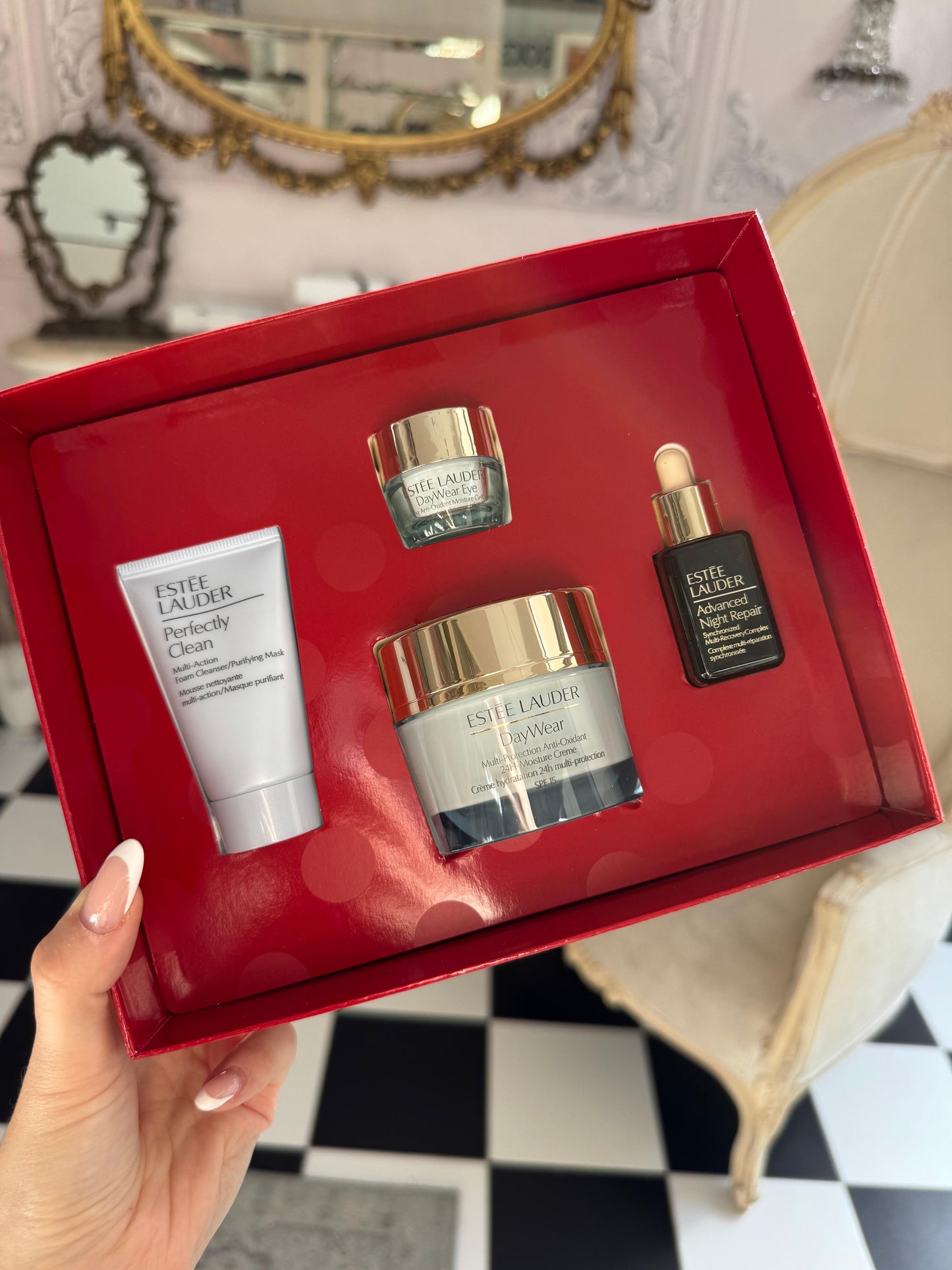 ESTÉE LAUDER Daywear Moisturiser Holiday Skincare Gift Set