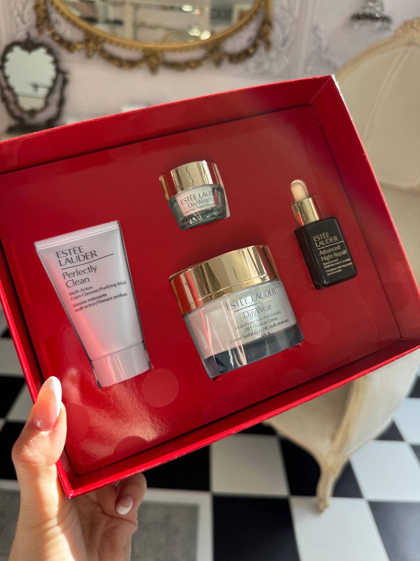 ESTÉE LAUDER Daywear Moisturiser Holiday Skincare Gift Set