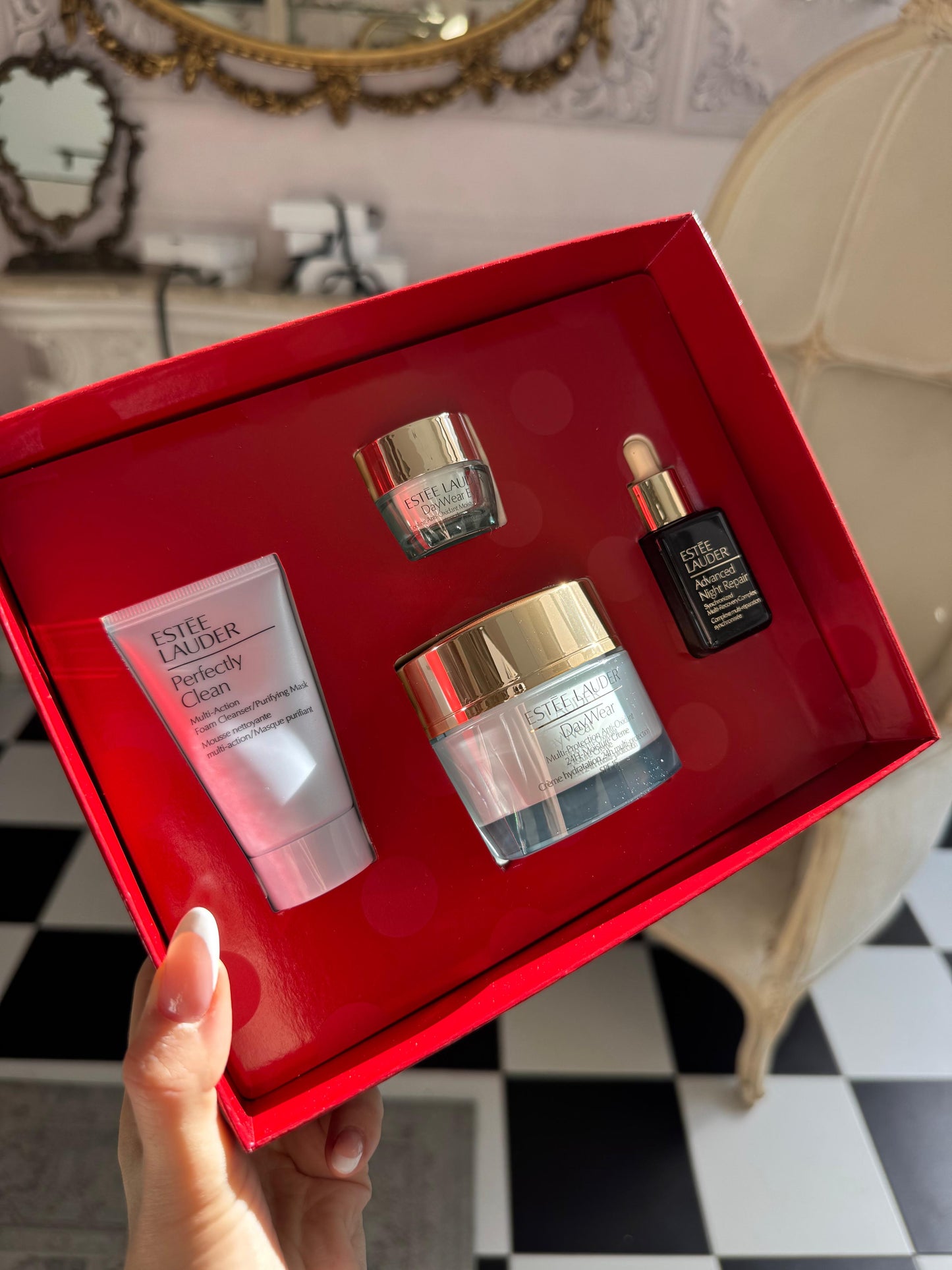 ESTÉE LAUDER Daywear Moisturiser Holiday Skincare Gift Set