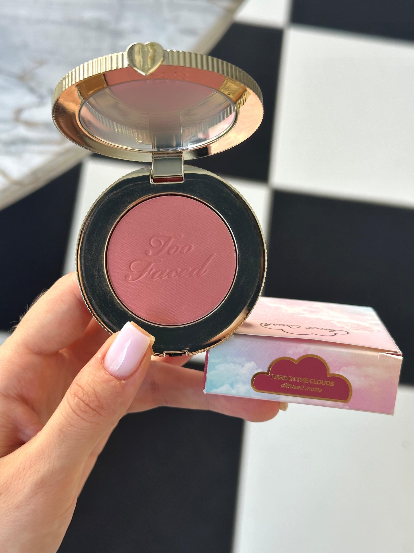 TOO FACED Cloud Crush Blush - Head in the Clouds
Velvety Second-Skin Powder Formula