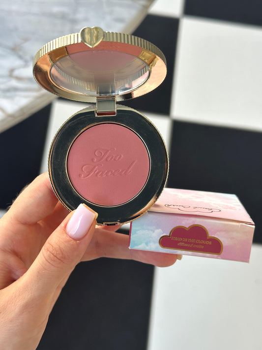 TOO FACED Cloud Crush Blush - Head in the Clouds
Velvety Second-Skin Powder Formula