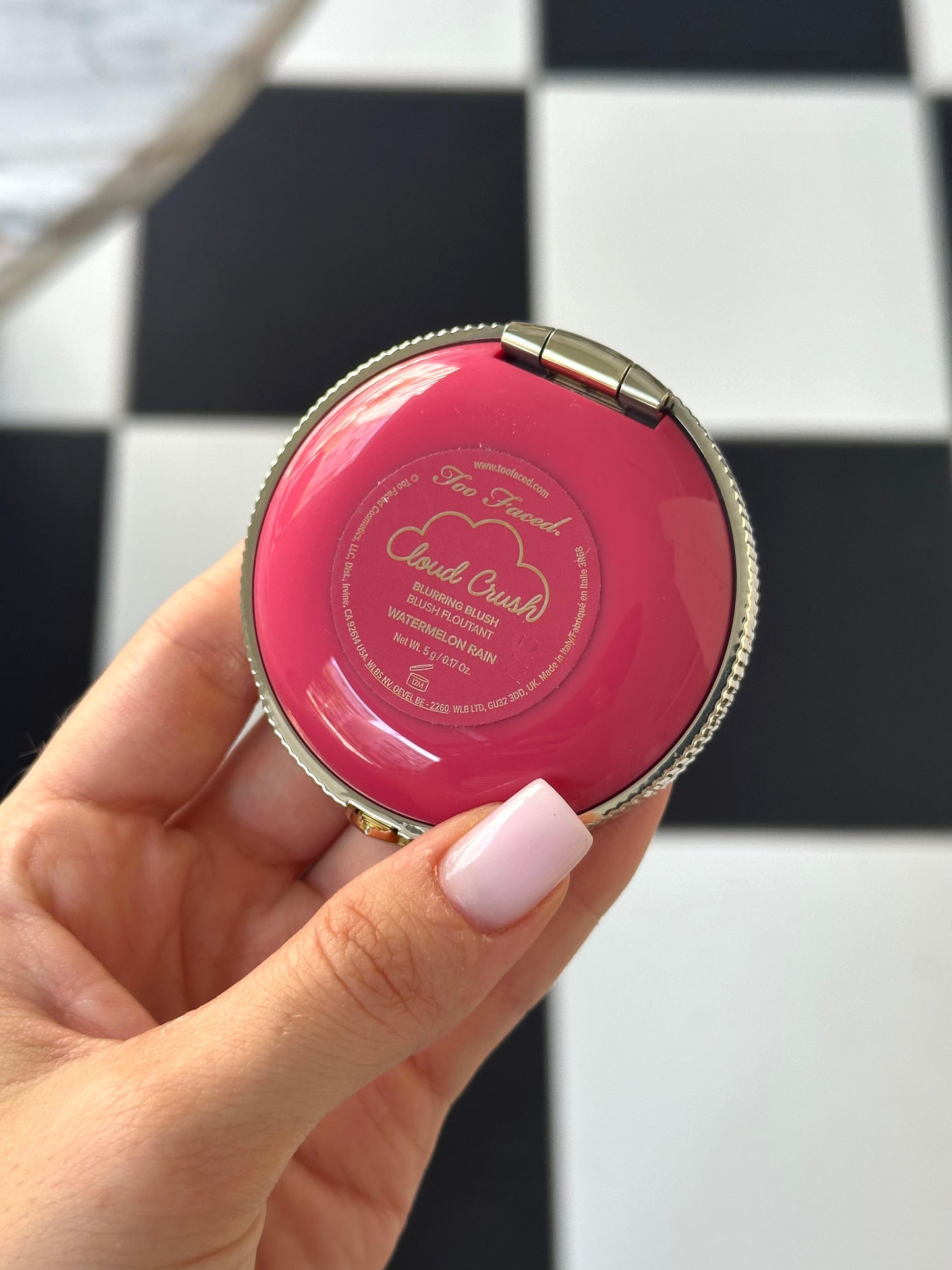 TOO FACED Cloud Crush Blush - Watermelon Rain
Velvety Second-Skin Powder Formula