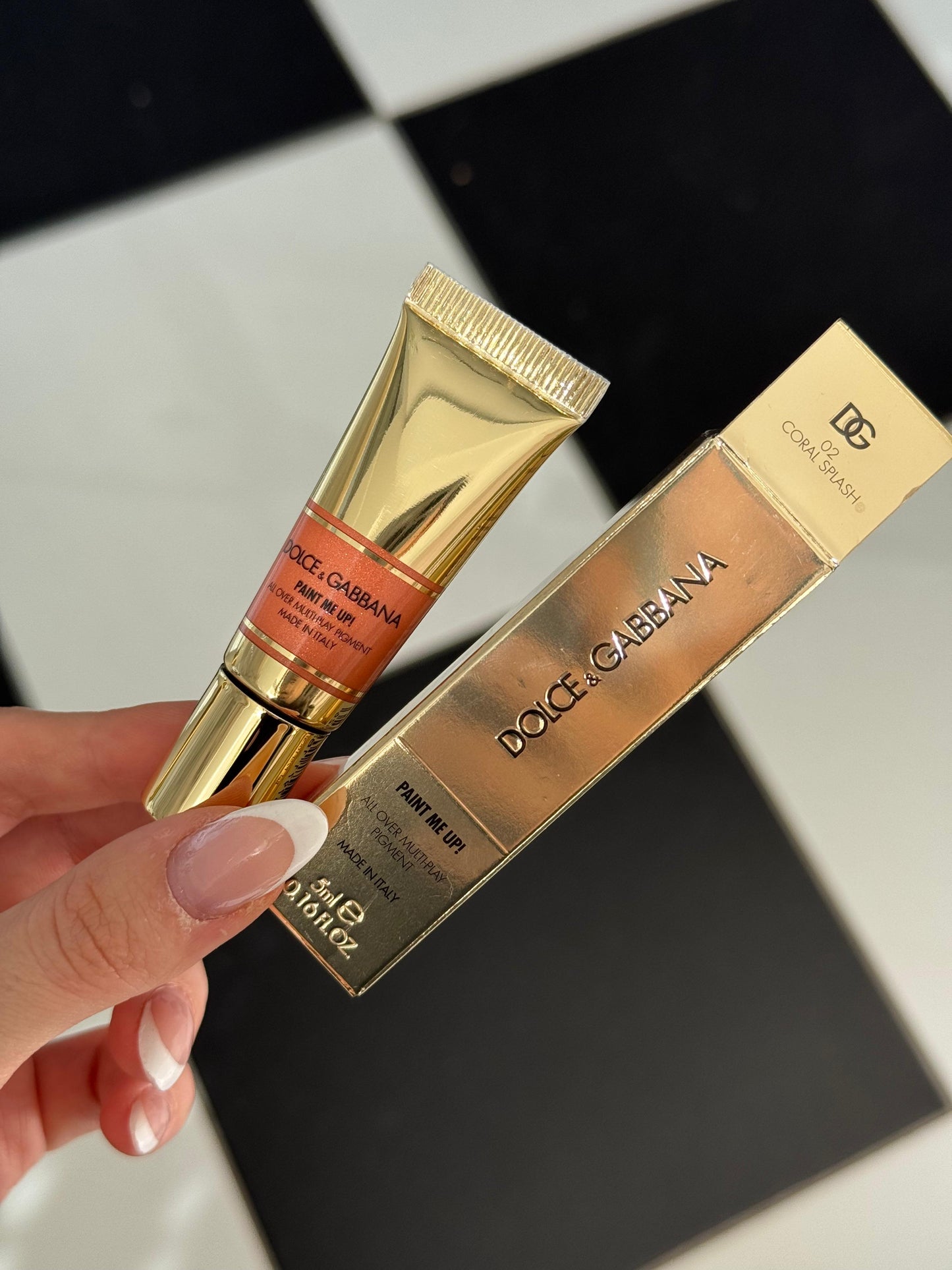 DOLCE&GABBANA Paint Me Up!
All Over Multi-Play Pigment For Face, Eyes And Lips (02)