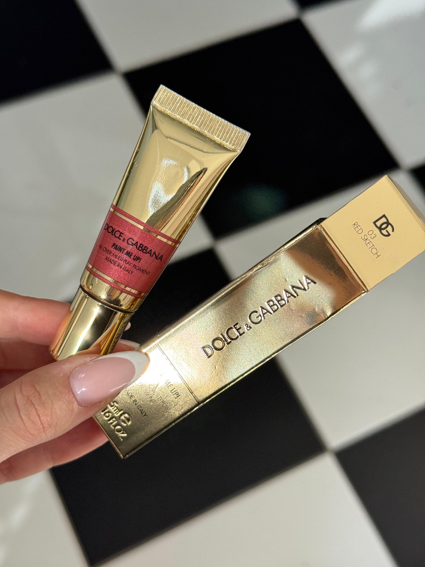 DOLCE&GABBANA Paint Me Up!
All Over Multi-Play Pigment For Face, Eyes And Lips (03)