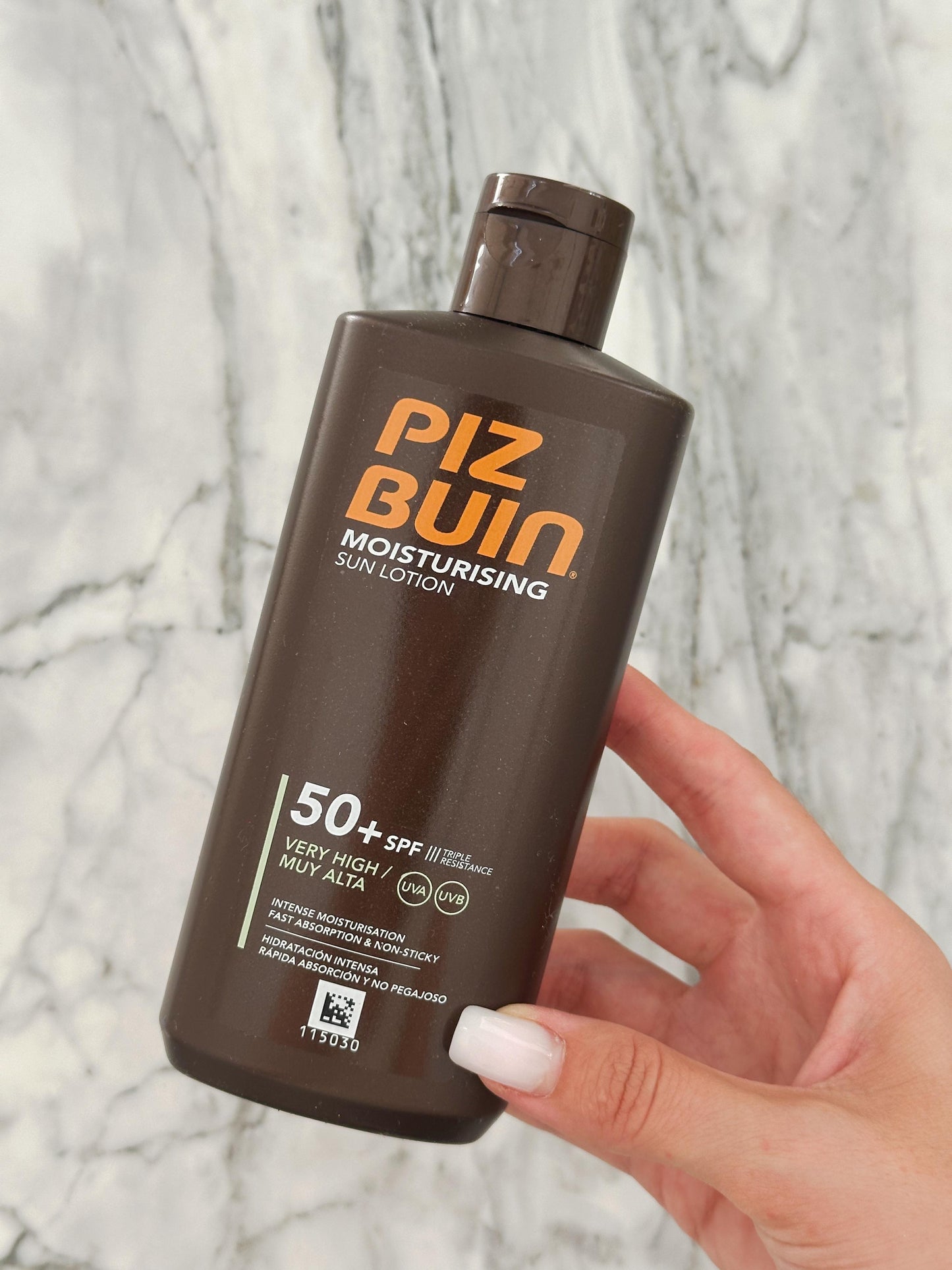 PIZ BUIN Moisturising Sun Lotion SPF50+ (200ml)