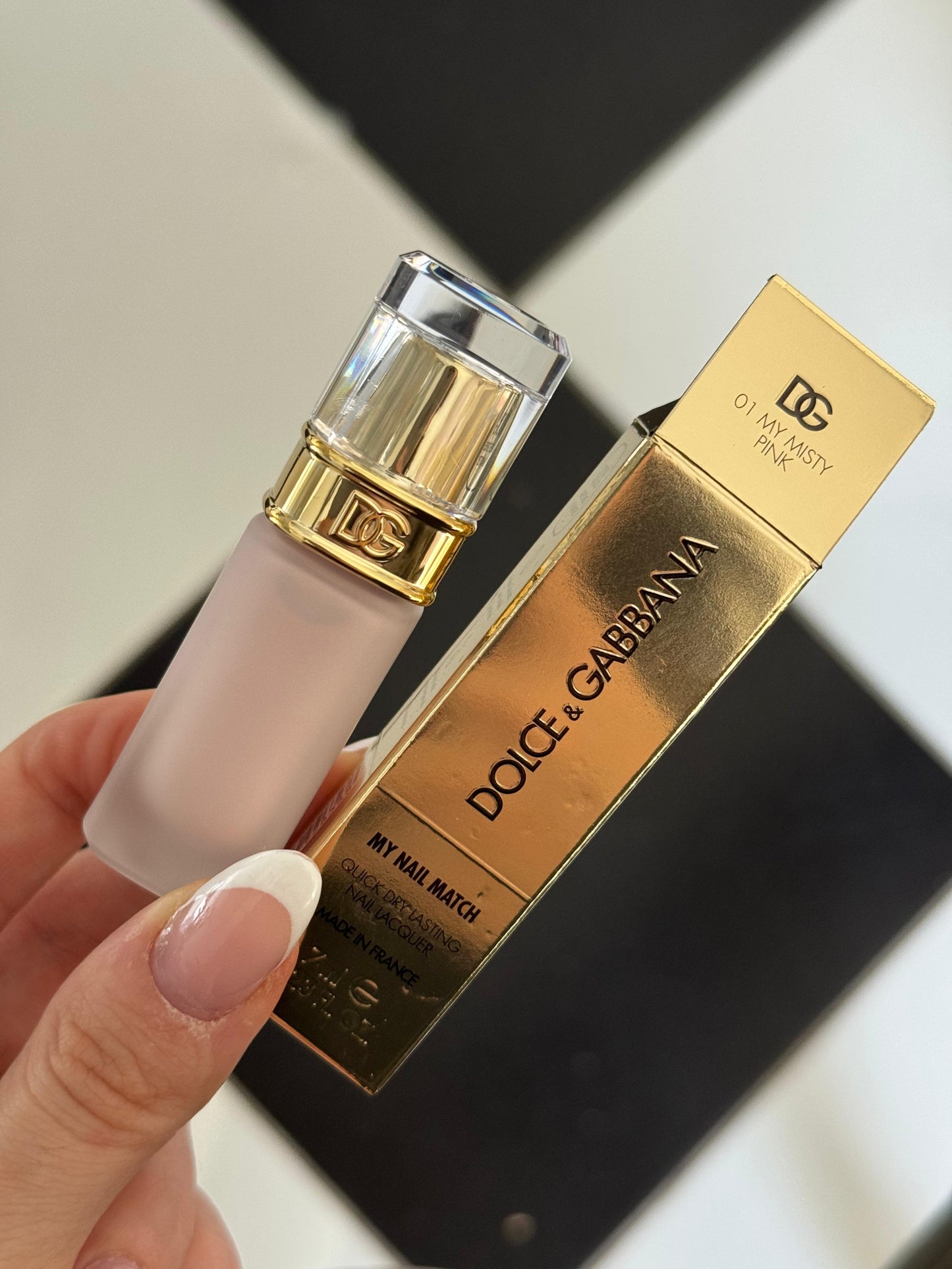 DOLCE&GABBANA My Nail Match
Quick Dry Lasting Nail Lacquer (01)