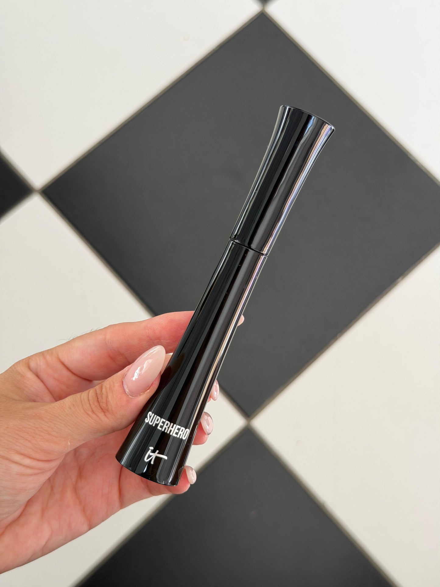 IT COSMETICS Superhero Elastic Stretch Volumizing And Lengthening Mascara