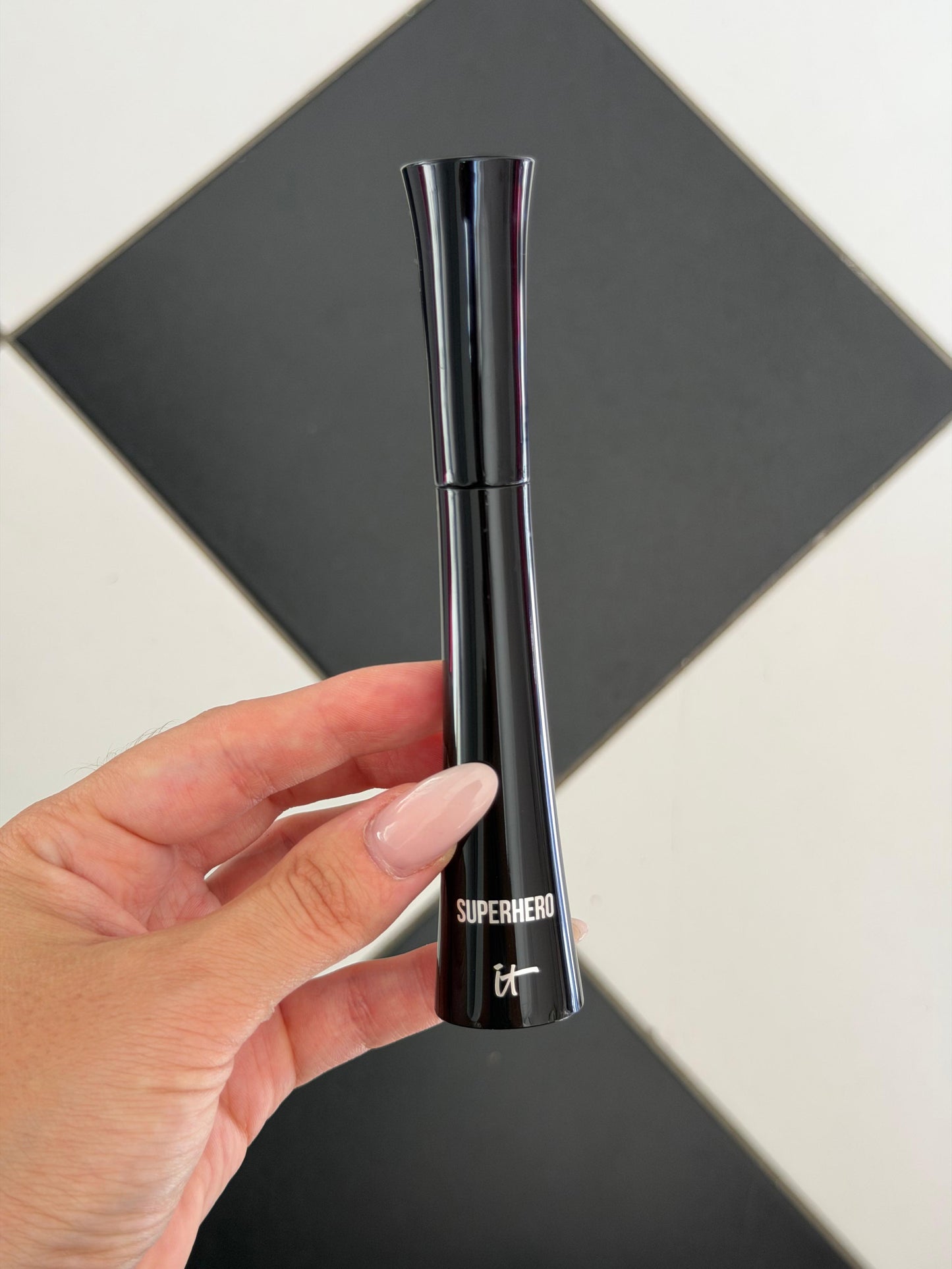 IT COSMETICS Superhero Elastic Stretch Volumizing And Lengthening Mascara