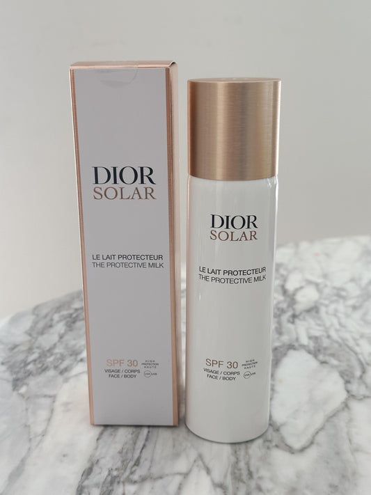 DIOR Solar The Protective Milk For Face And Body SPF30
Sunscreen Milk - High Protection