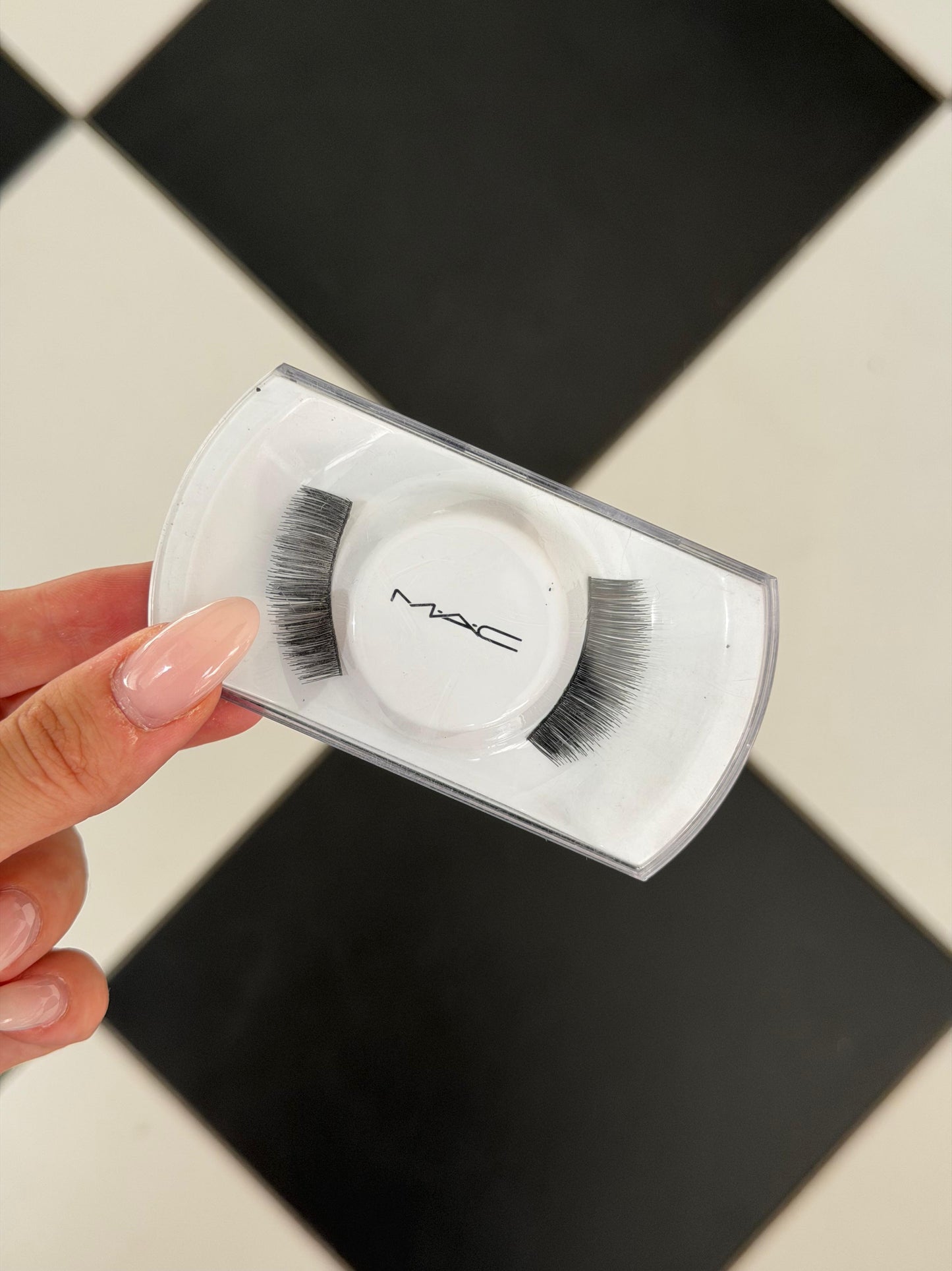 MAC False Lashes - 54 Density