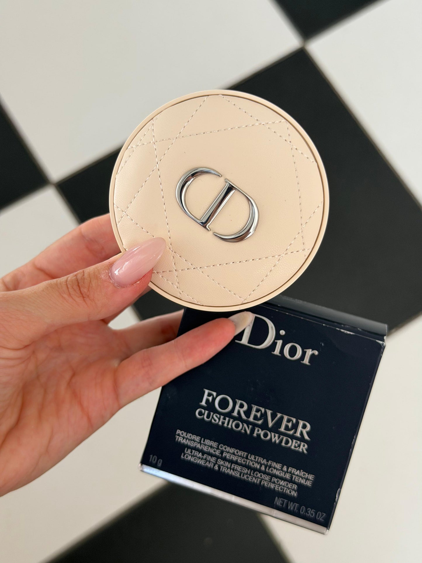 DIOR Forever Cushion Powder New - Medium
Ultra-Fine and Fresh Skin-Caring Loose Powder - Long Wear