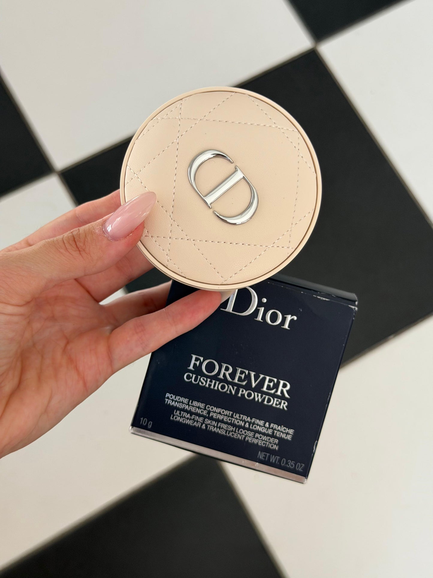 DIOR Forever Cushion Powder New - Medium
Ultra-Fine and Fresh Skin-Caring Loose Powder - Long Wear