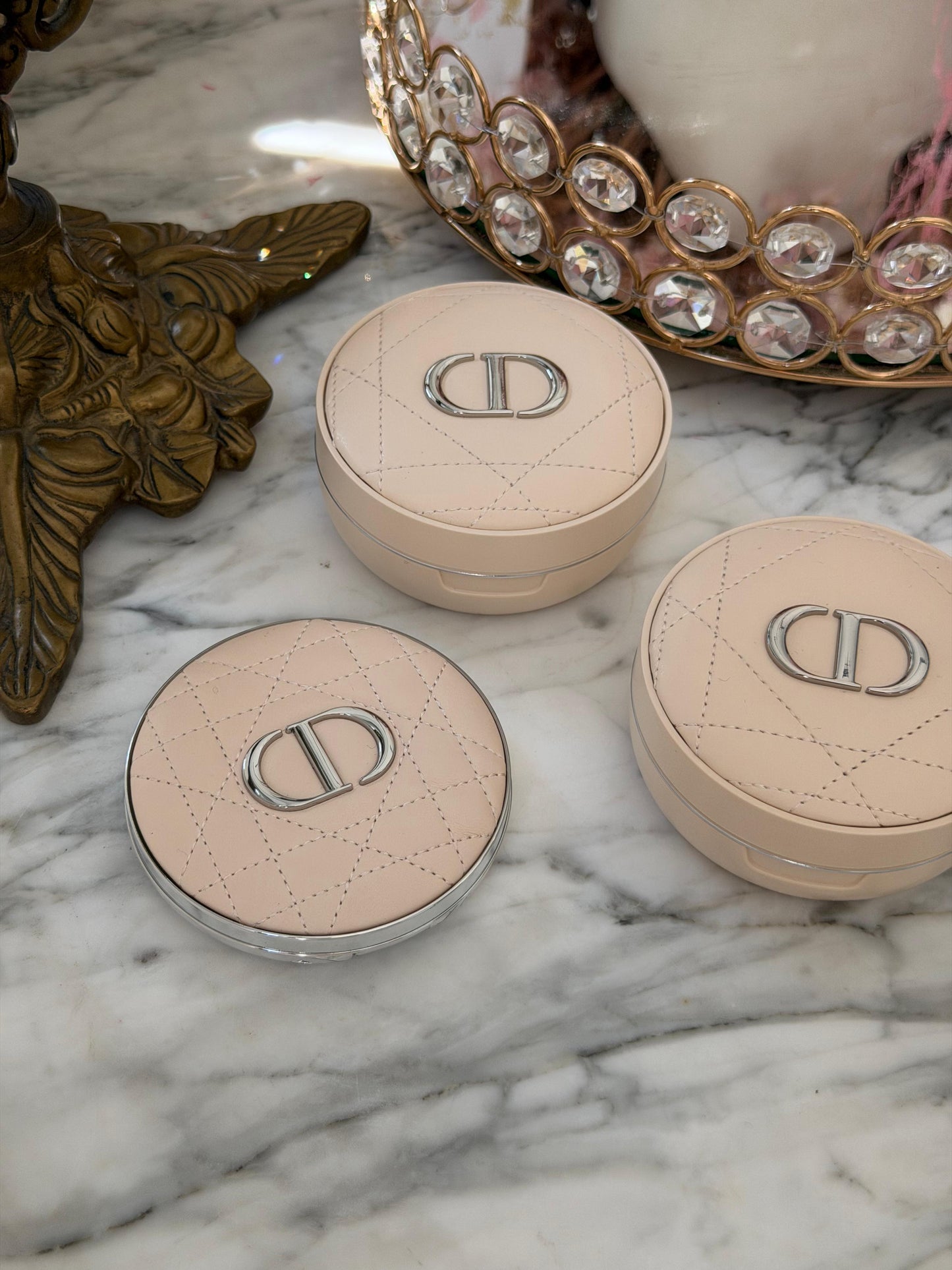 DIOR Forever Cushion Powder - Golden Nights
Ultra-Fine and Fresh Skin-Caring Loose Powder - Long Wear