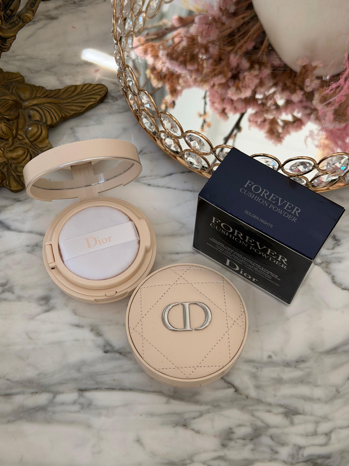 DIOR Forever Cushion Powder - Golden Nights
Ultra-Fine and Fresh Skin-Caring Loose Powder - Long Wear