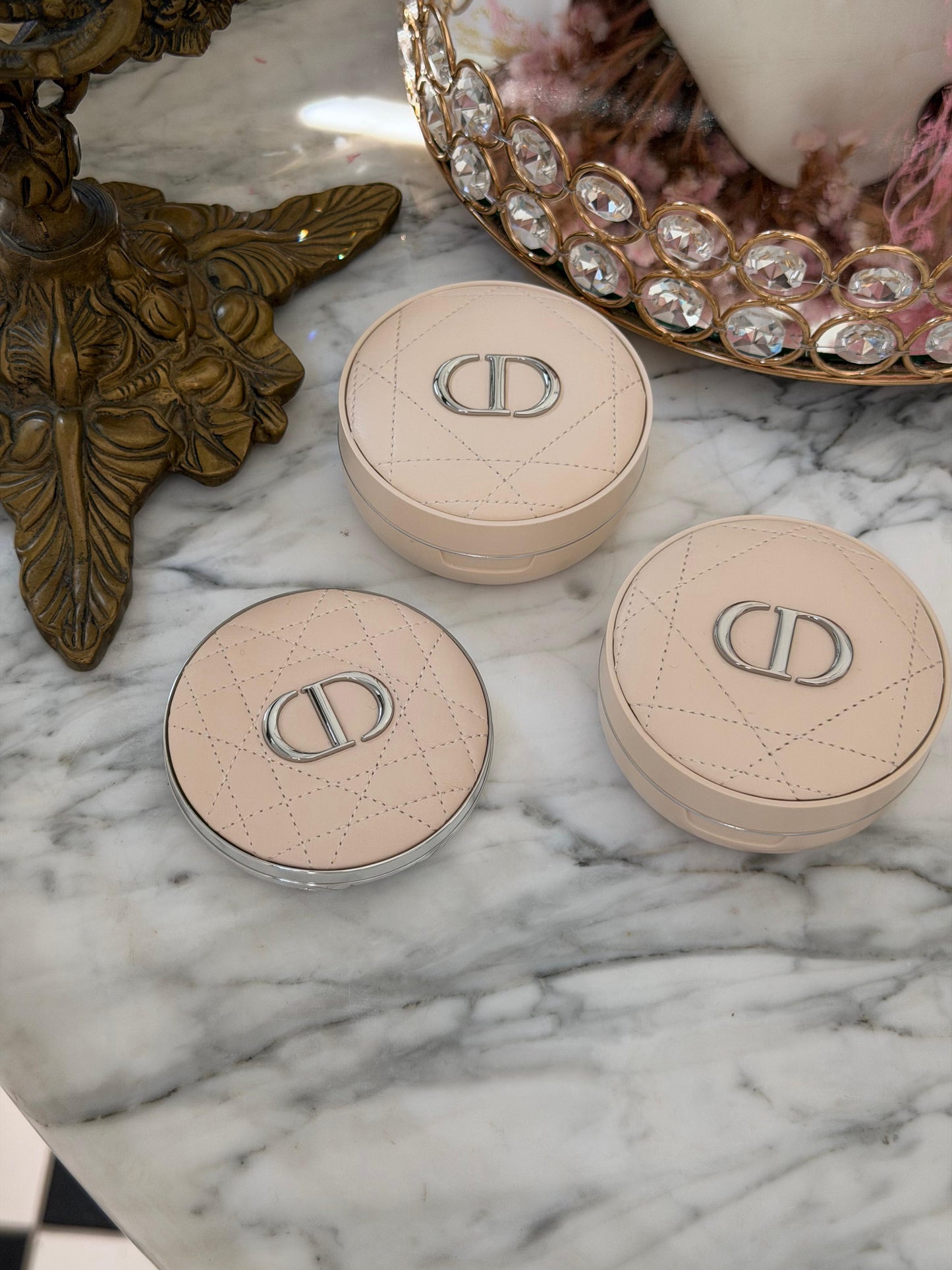 DIOR Forever Cushion Powder - Golden Nights
Ultra-Fine and Fresh Skin-Caring Loose Powder - Long Wear