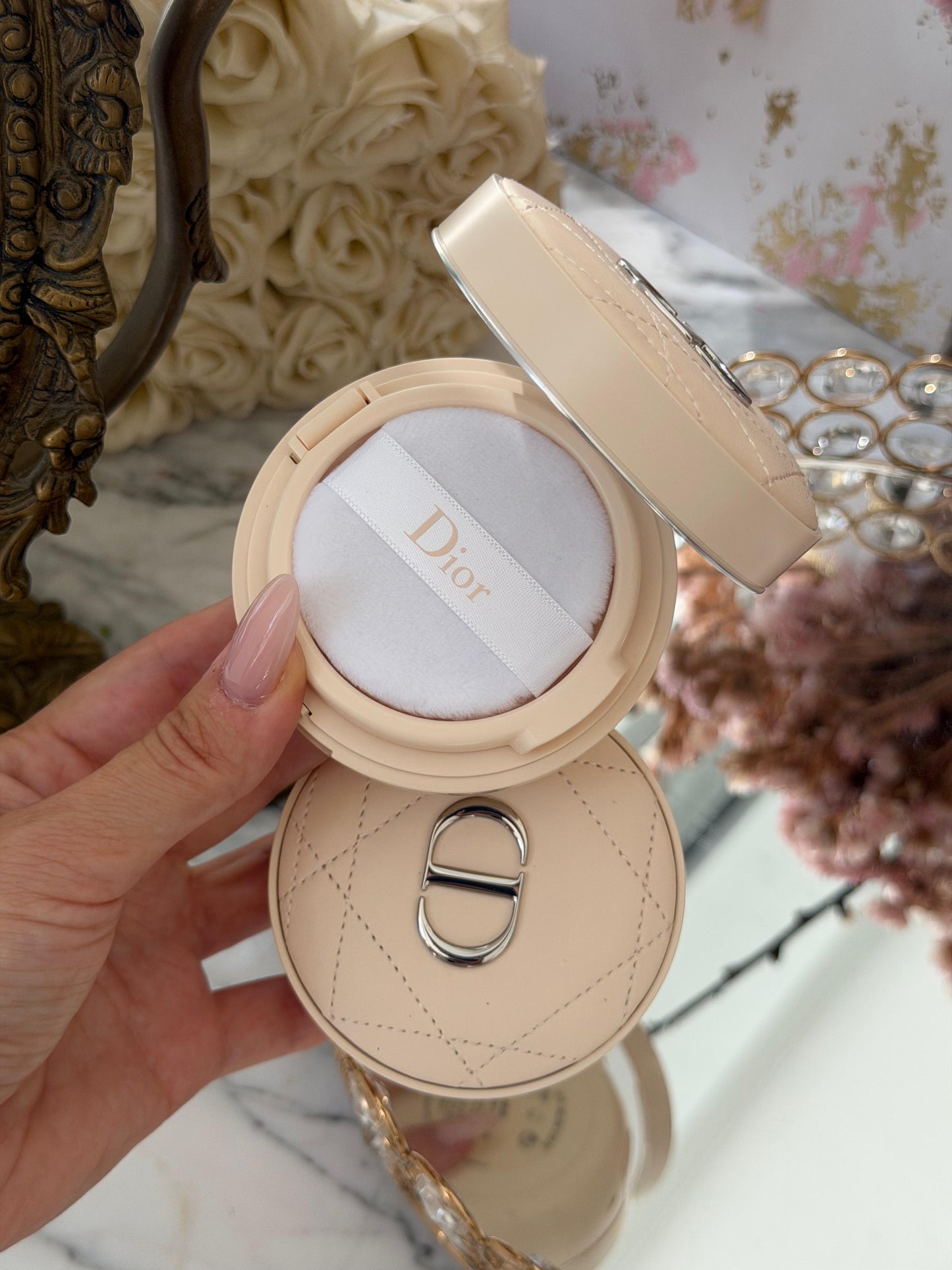 DIOR Forever Cushion Powder - Golden Nights
Ultra-Fine and Fresh Skin-Caring Loose Powder - Long Wear