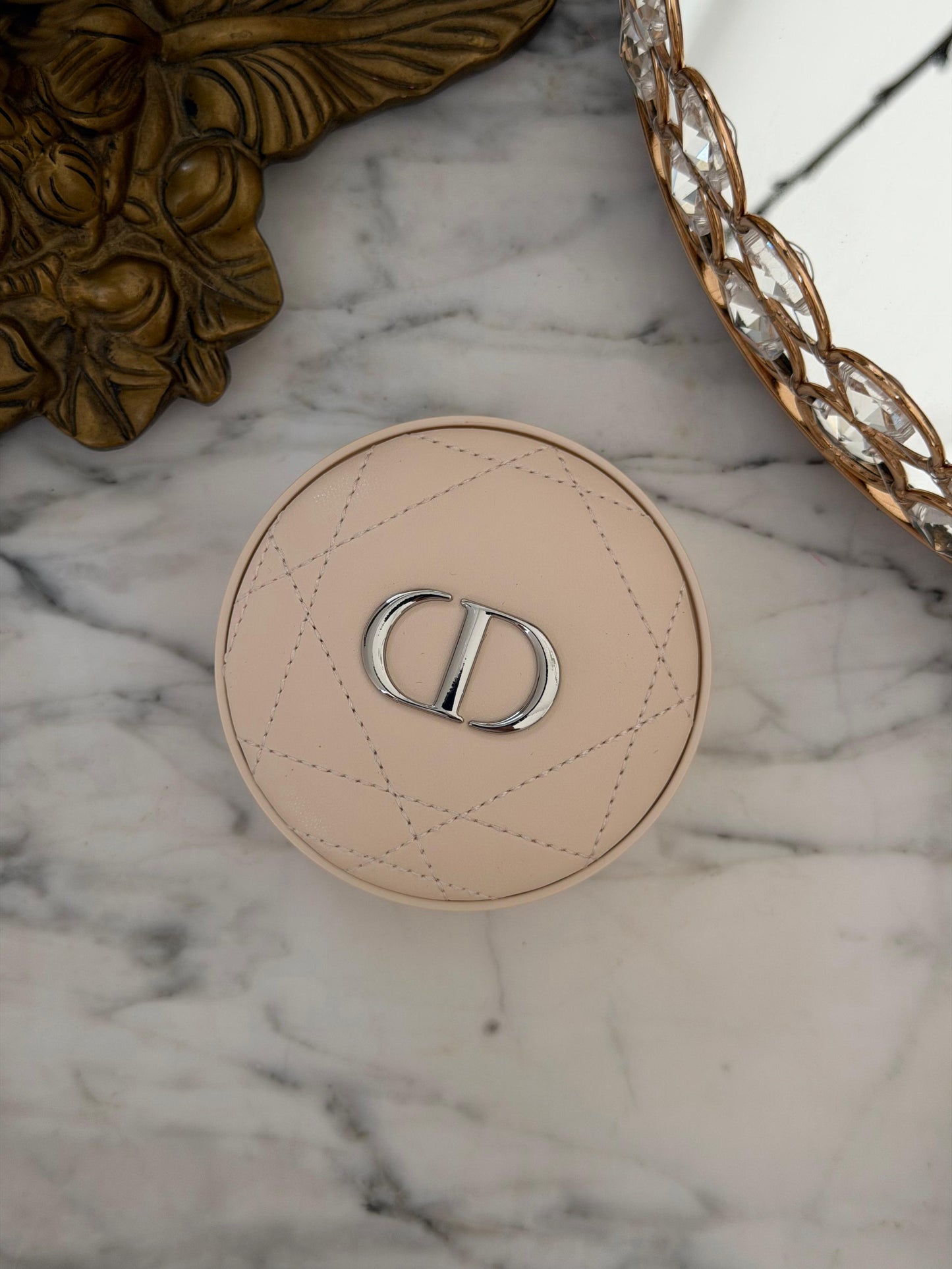 DIOR Forever Cushion Powder - Golden Nights
Ultra-Fine and Fresh Skin-Caring Loose Powder - Long Wear