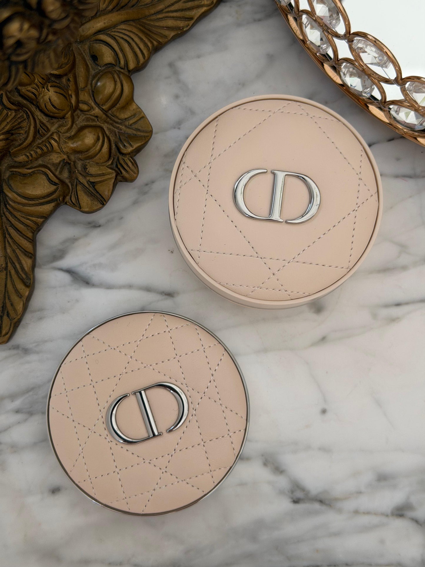 DIOR Forever Cushion Powder - Golden Nights
Ultra-Fine and Fresh Skin-Caring Loose Powder - Long Wear