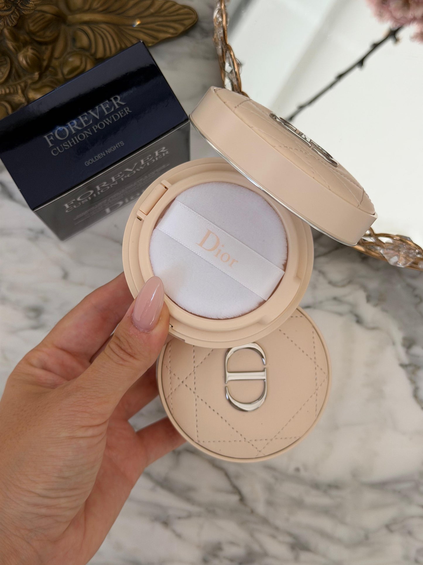 DIOR Forever Cushion Powder - Golden Nights
Ultra-Fine and Fresh Skin-Caring Loose Powder - Long Wear