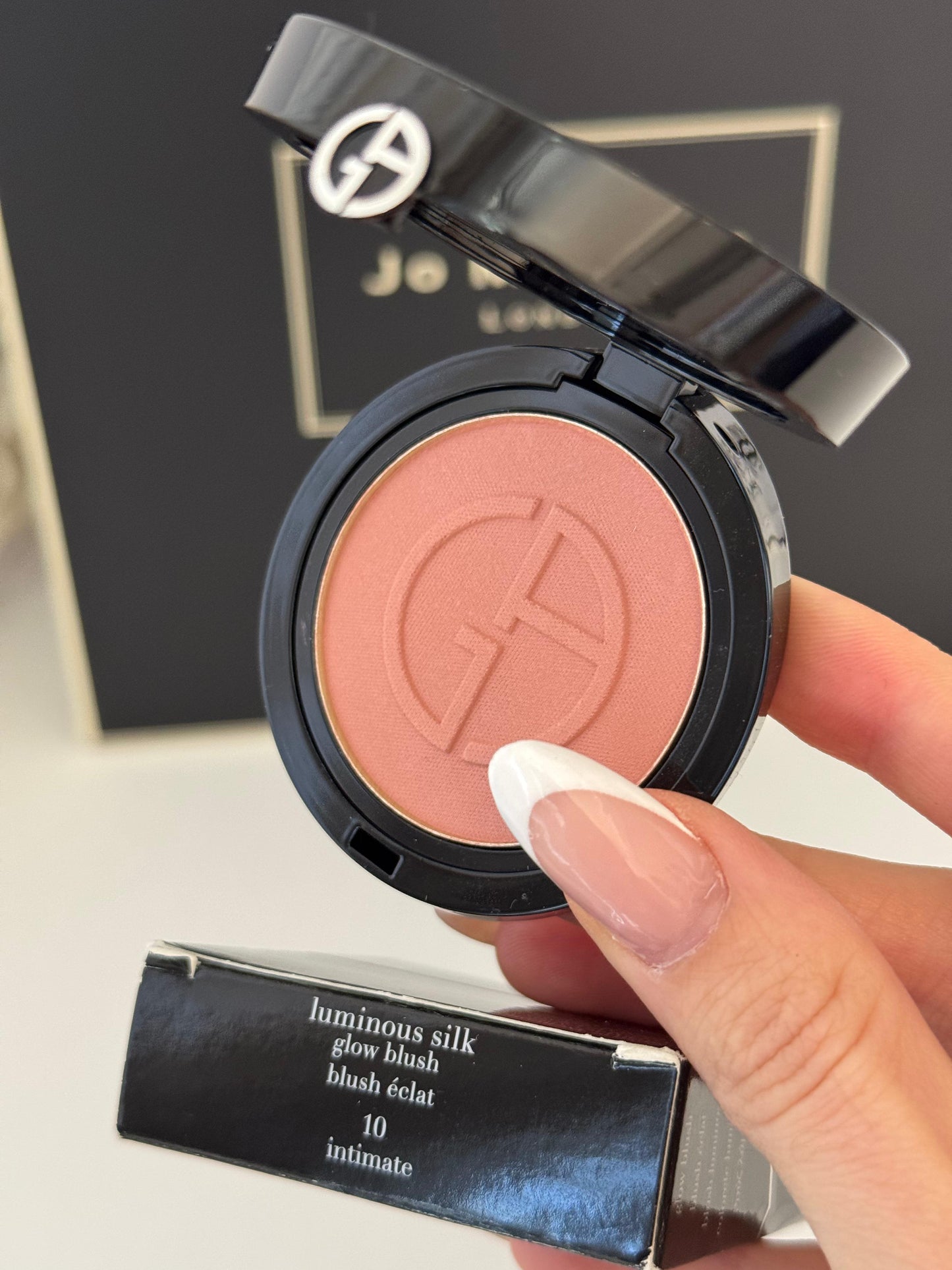 ARMANI Luminous Silk Glow Blush
Powder Blush For Natural Color & Glow (10)