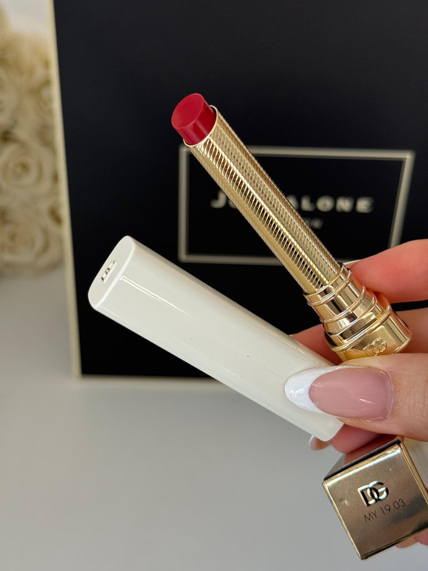 DOLCE&GABBANA My Juicy Sheer Lipstick - My 19.03
Instant Shine & Hydration Lip Stylo