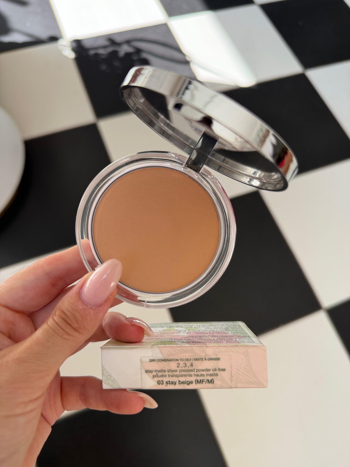 CLINIQUE Stay-Matte Sheer Pressed Powder Oil-Free (03)