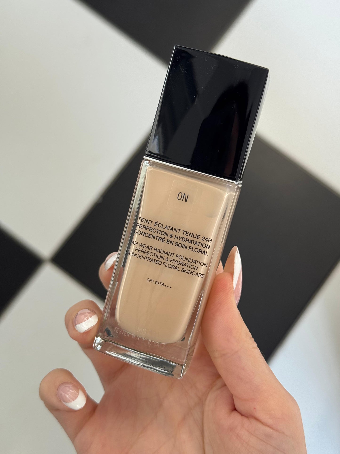 DIOR Forever Skin Glow
Clean Radiant Foundation - 24h Wear and Hydration