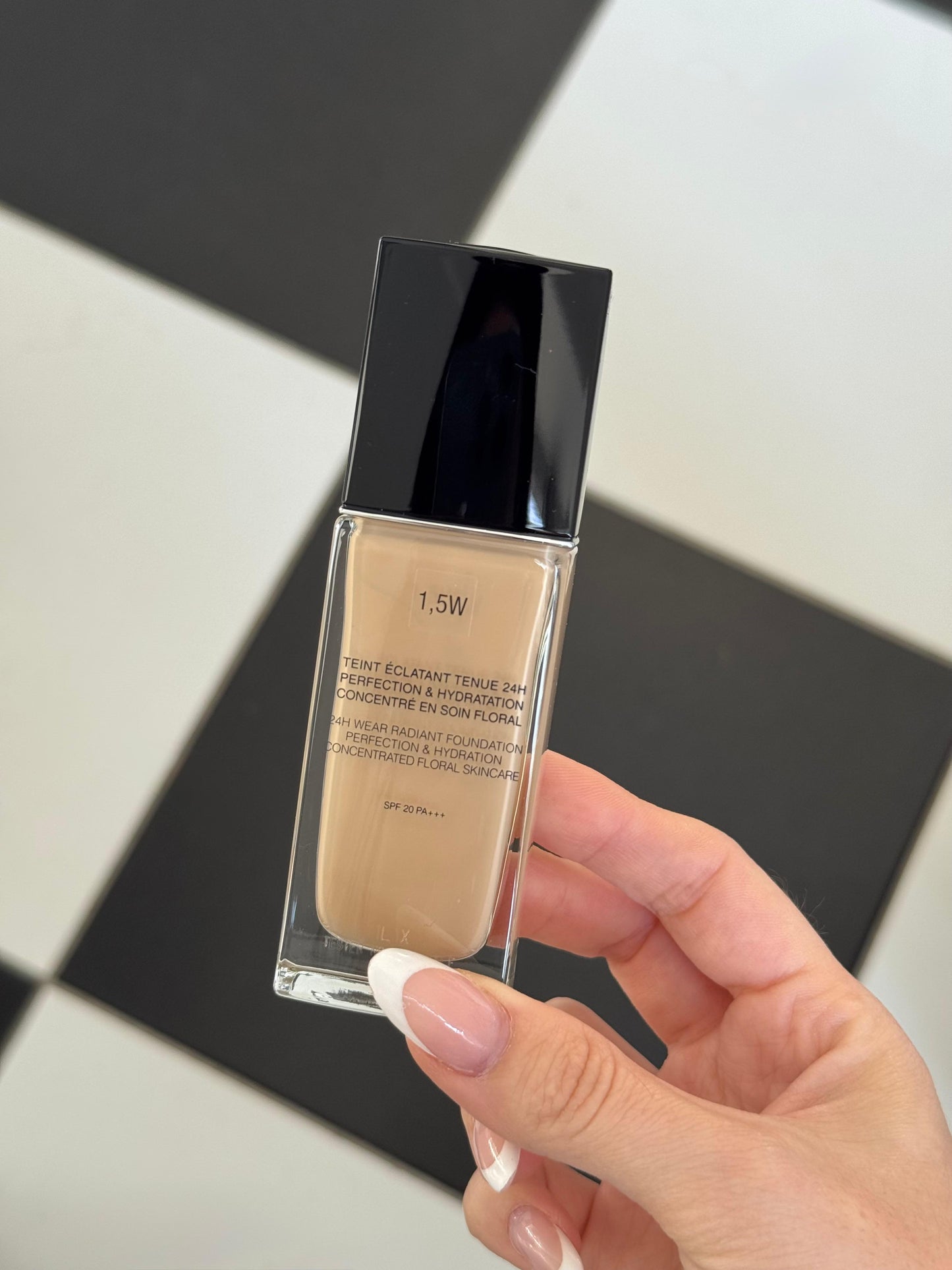 DIOR Forever Skin Glow
Clean Radiant Foundation - 24h Wear and Hydration