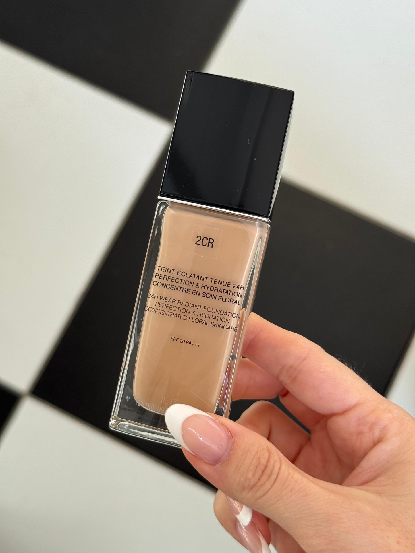 DIOR Forever Skin Glow
Clean Radiant Foundation - 24h Wear and Hydration