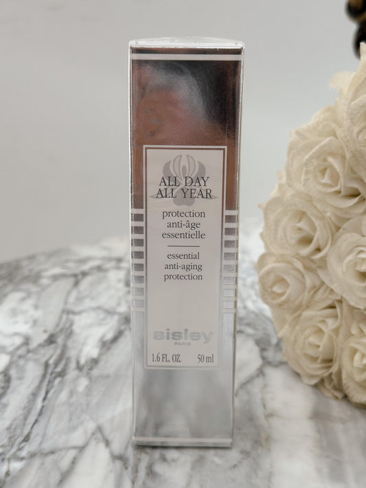 SISLEY All Day All Year
Essential Anti-Age Protection - Stronger And Younger-Looking Skin