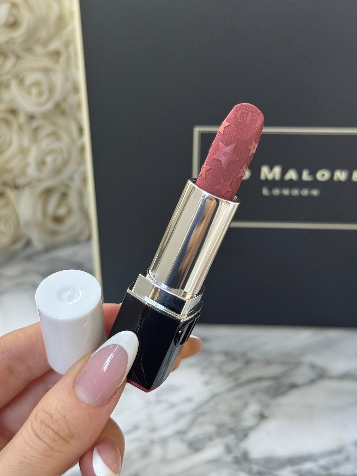 DIOR Rouge Dior (629) - Limited Edition
Couture Color Lipstick - Hydrating and Longwearing