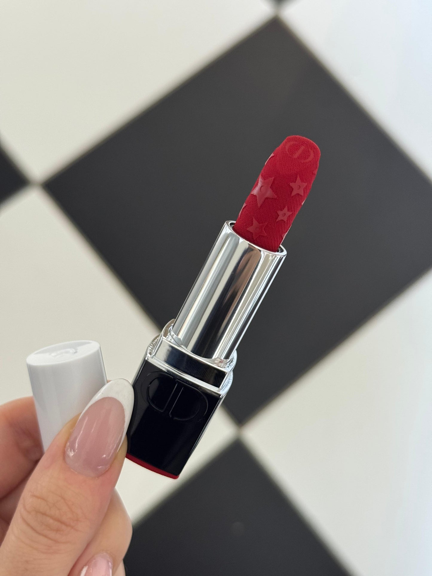 DIOR Rouge Dior (999) - Limited Edition
Couture Color Lipstick - Hydrating and Longwearing