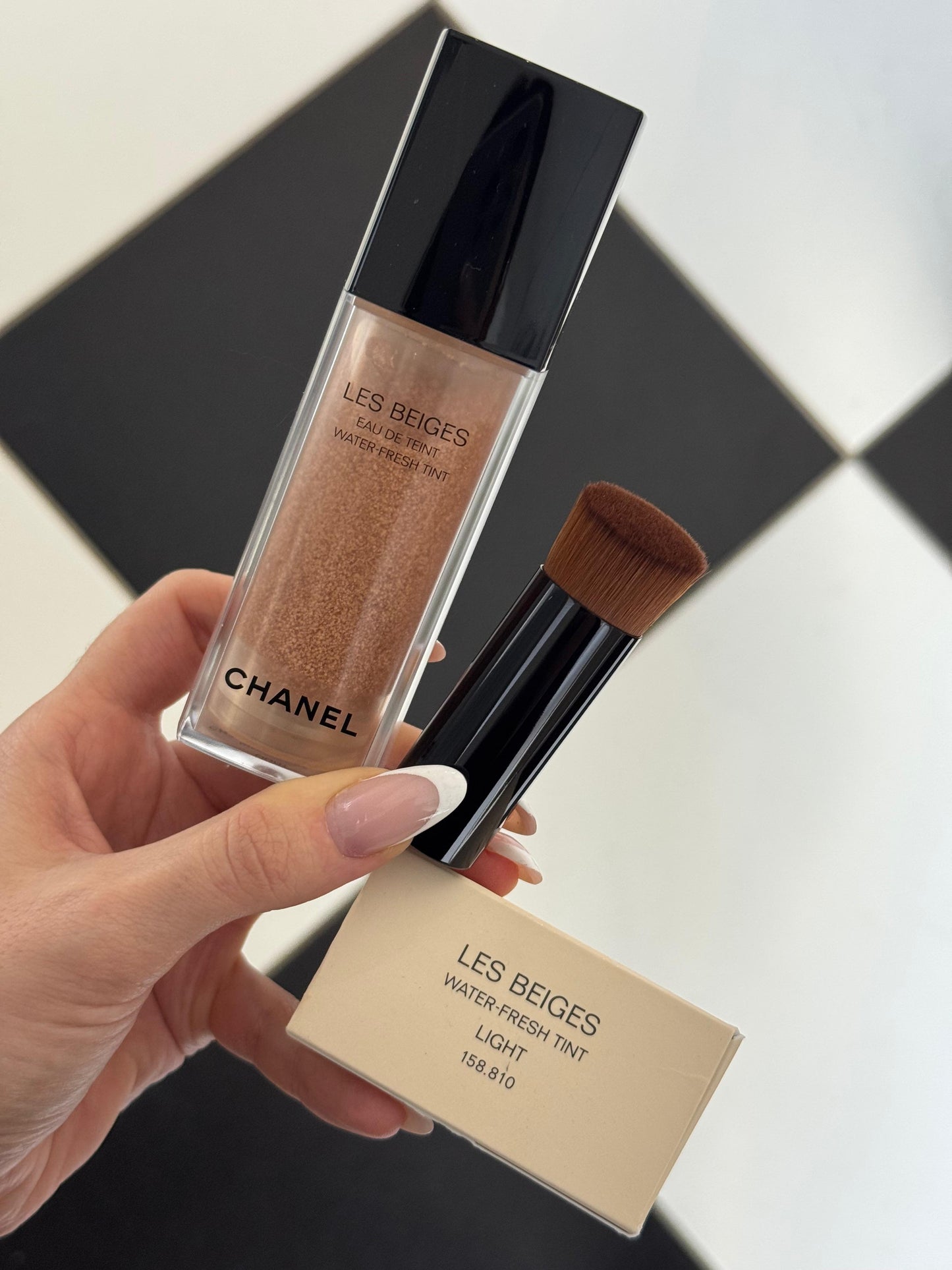 CHANEL Les Beiges
Water-Fresh Tint - Light