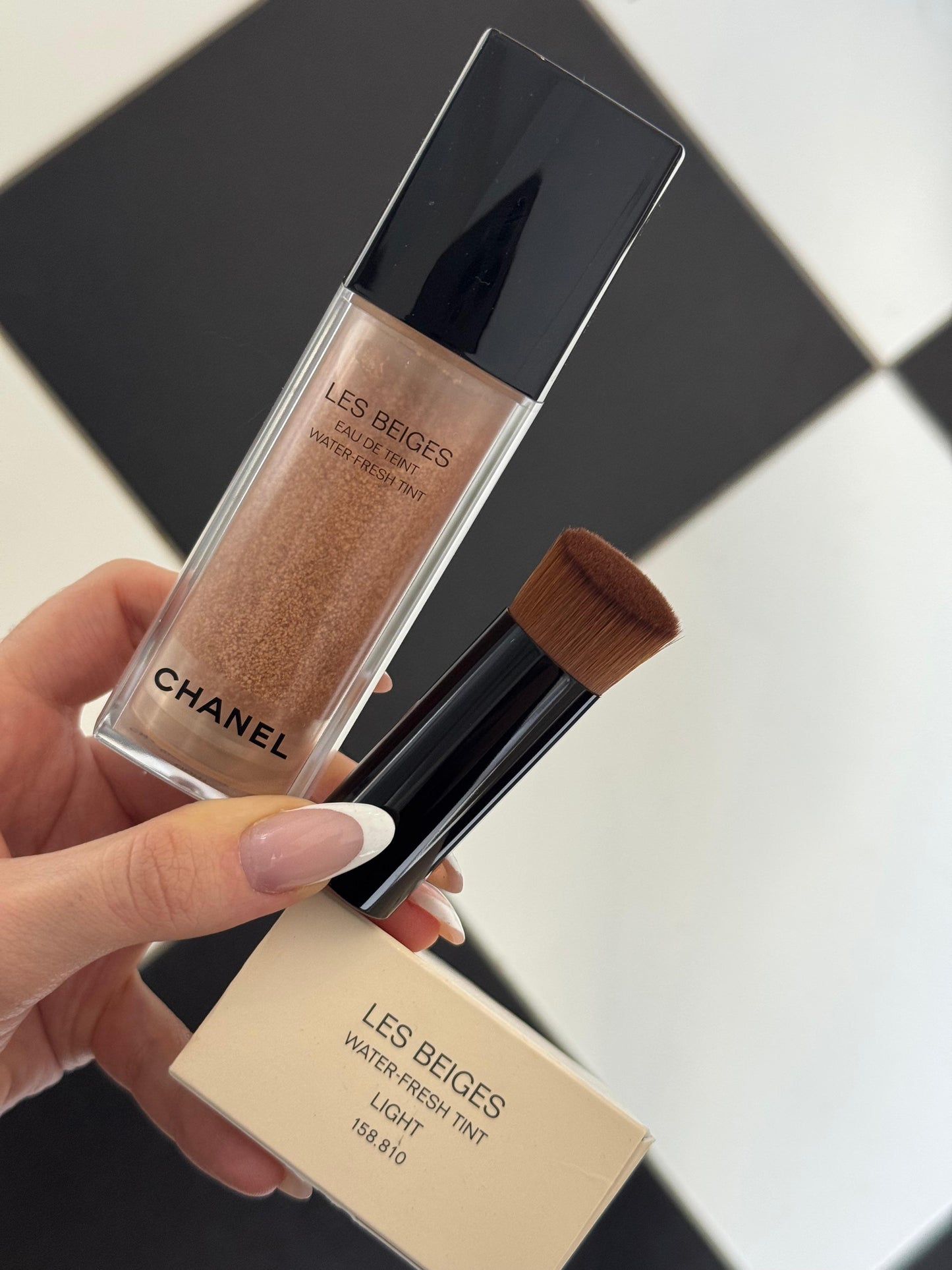 CHANEL Les Beiges
Water-Fresh Tint - Light