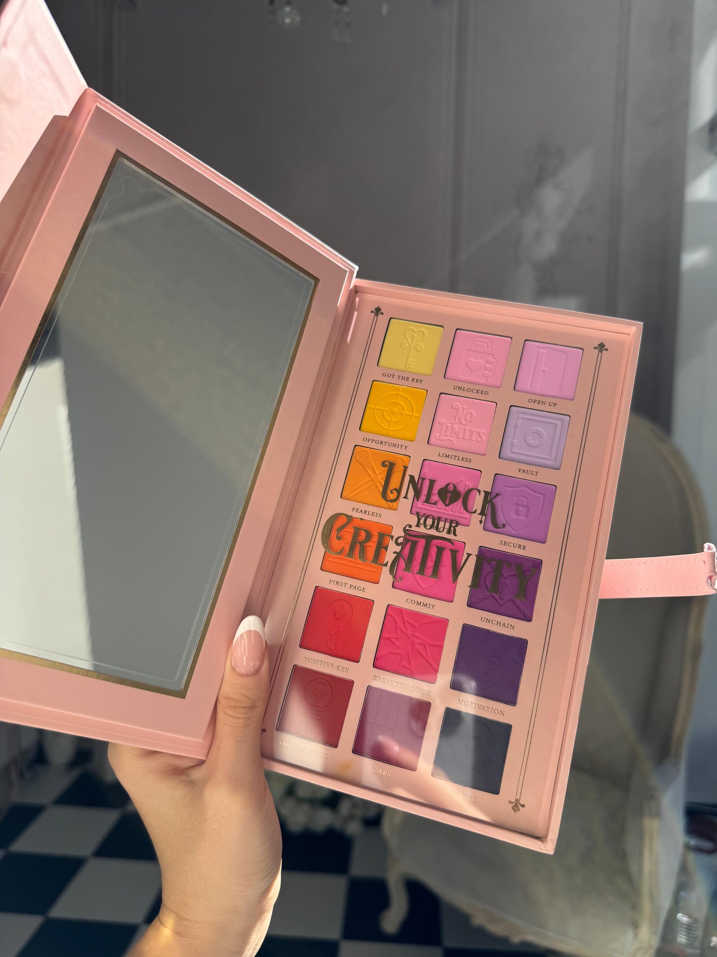 PLOUISE Unlock Your Creativity Pressed Pigment Eyeshadow Palette (36 colours)