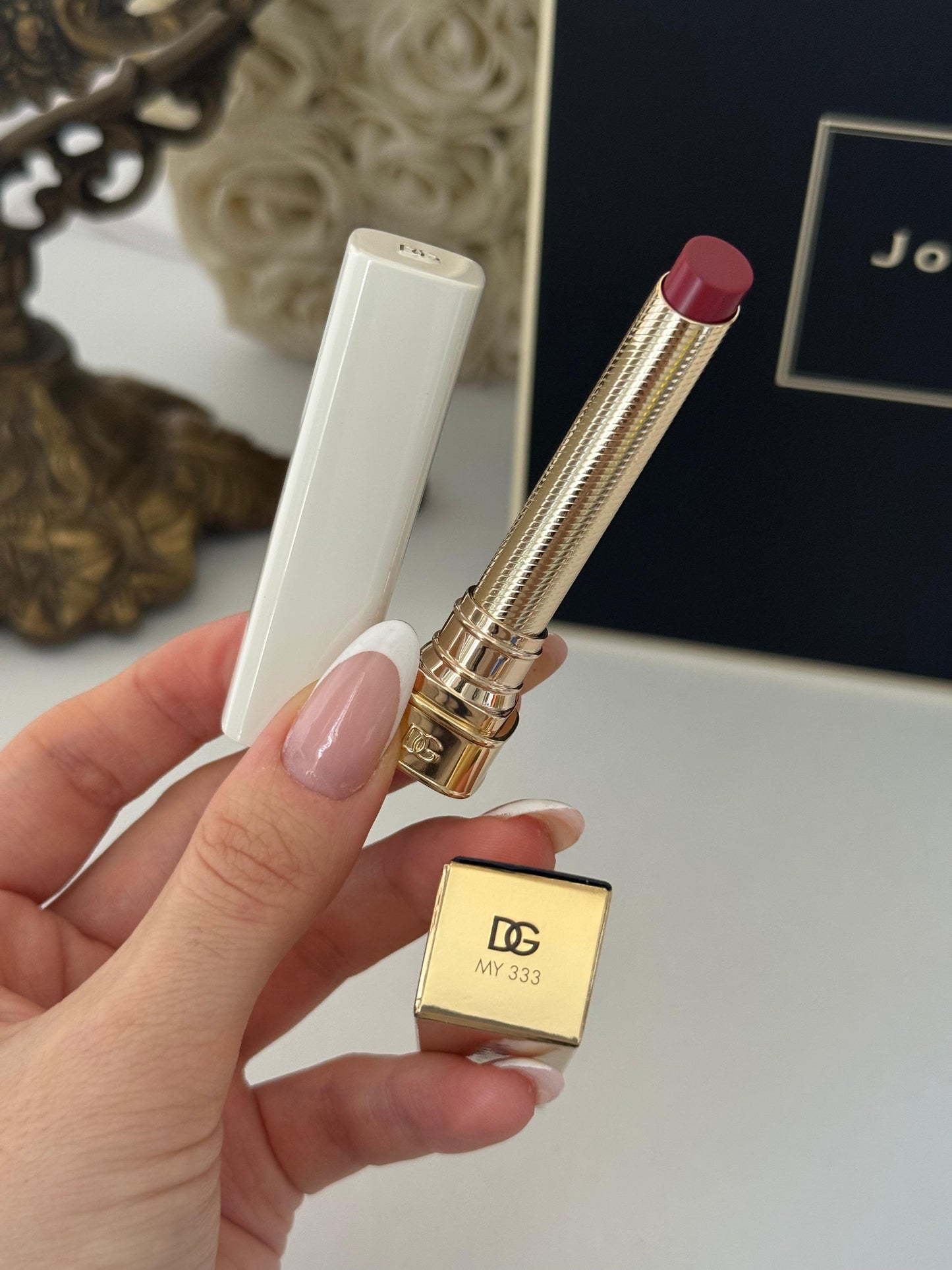 DOLCE&GABBANA My Juicy Sheer Lipstick - My 333
Instant Shine & Hydration Lip Stylo