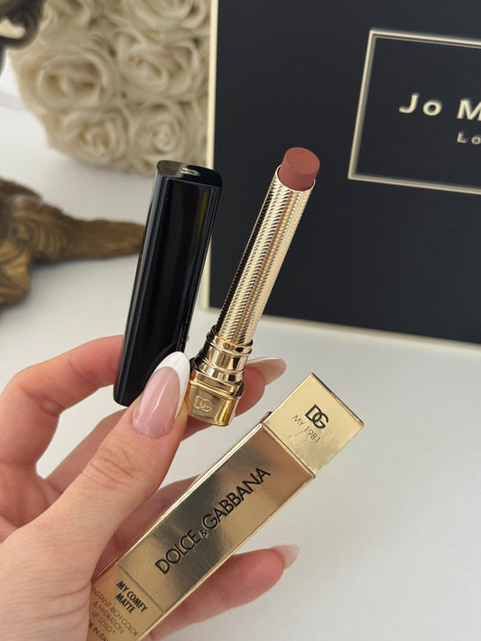 DOLCE&GABBANA My Comfy Matte Lipstick - My 1981
Instant Rich Color & Hydration Lip Stylo