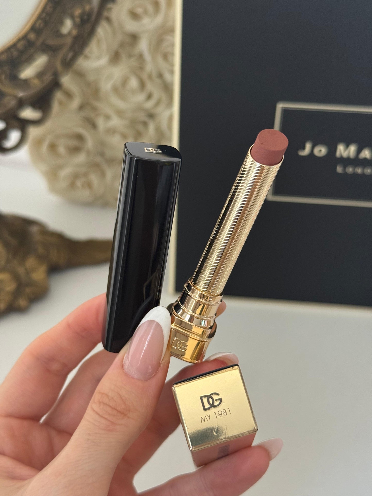 DOLCE&GABBANA My Comfy Matte Lipstick - My 1981
Instant Rich Color & Hydration Lip Stylo
