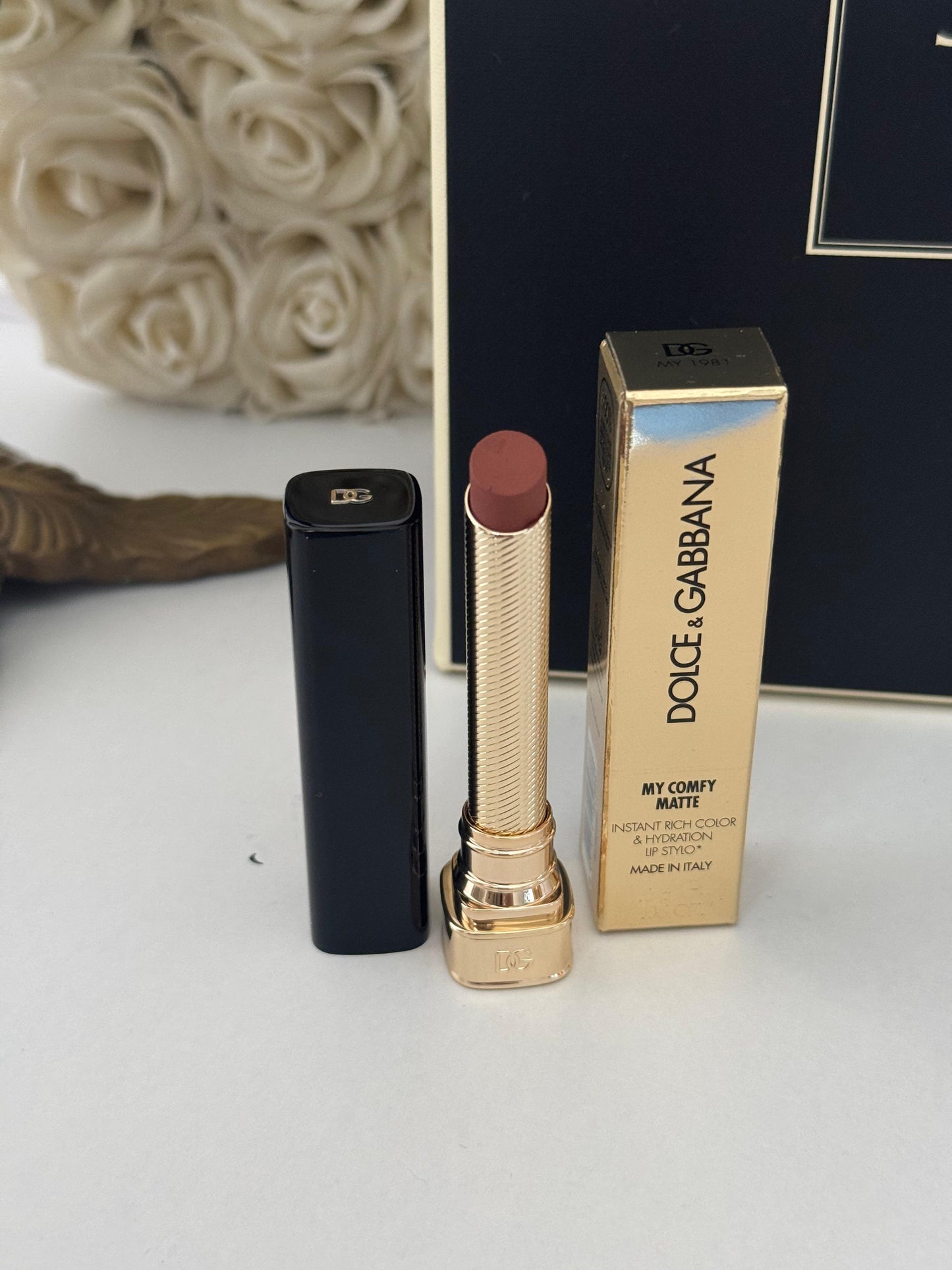 DOLCE&GABBANA My Comfy Matte Lipstick - My 1981
Instant Rich Color & Hydration Lip Stylo