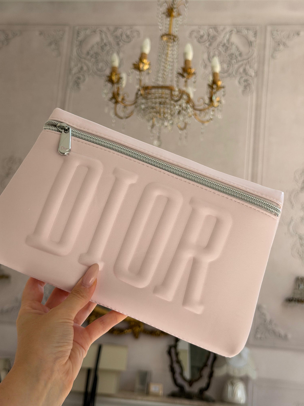 DIOR
Beauty Light Pink Pouch Gift