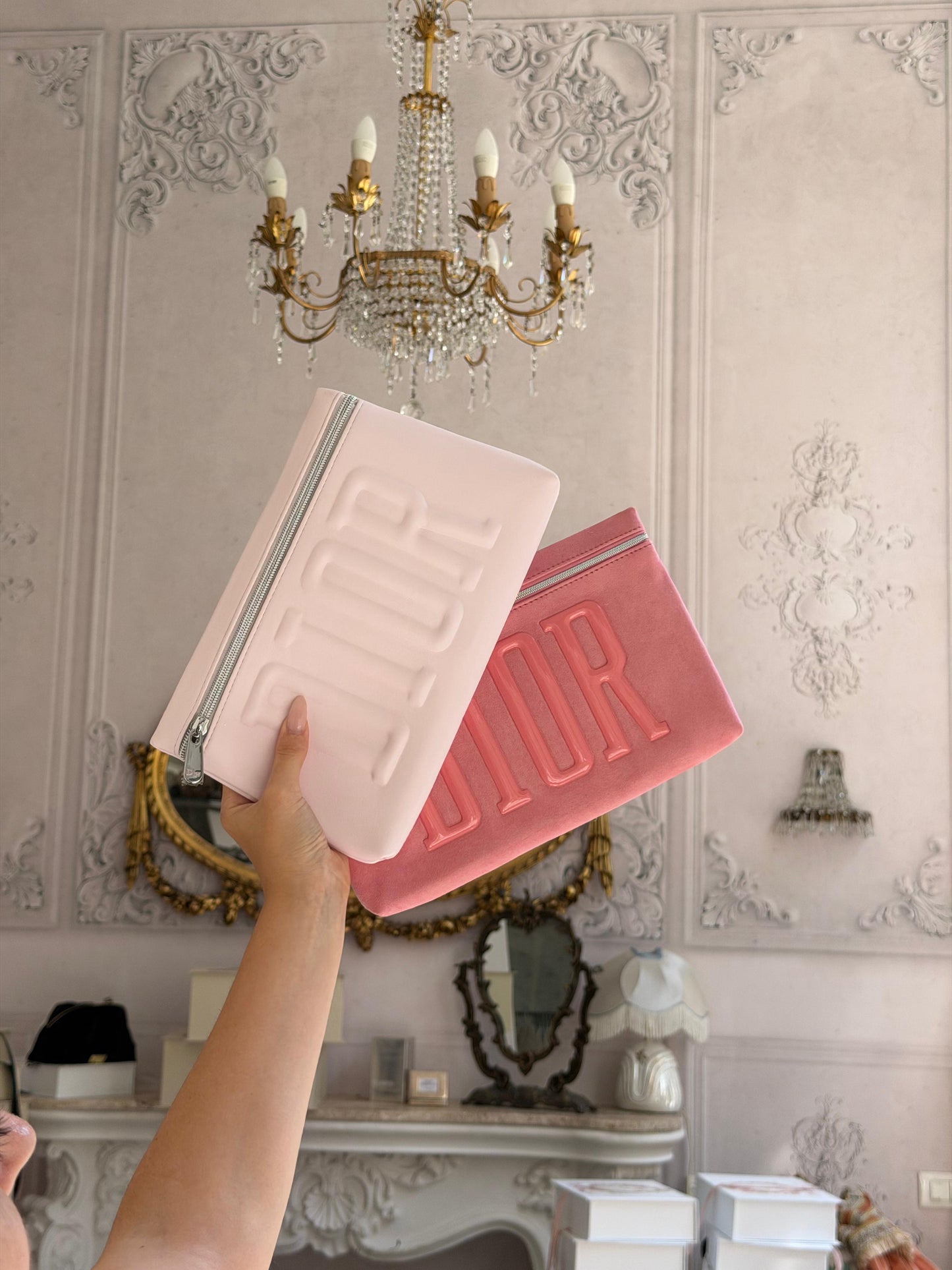 DIOR
Beauty Pink Pouch Gift