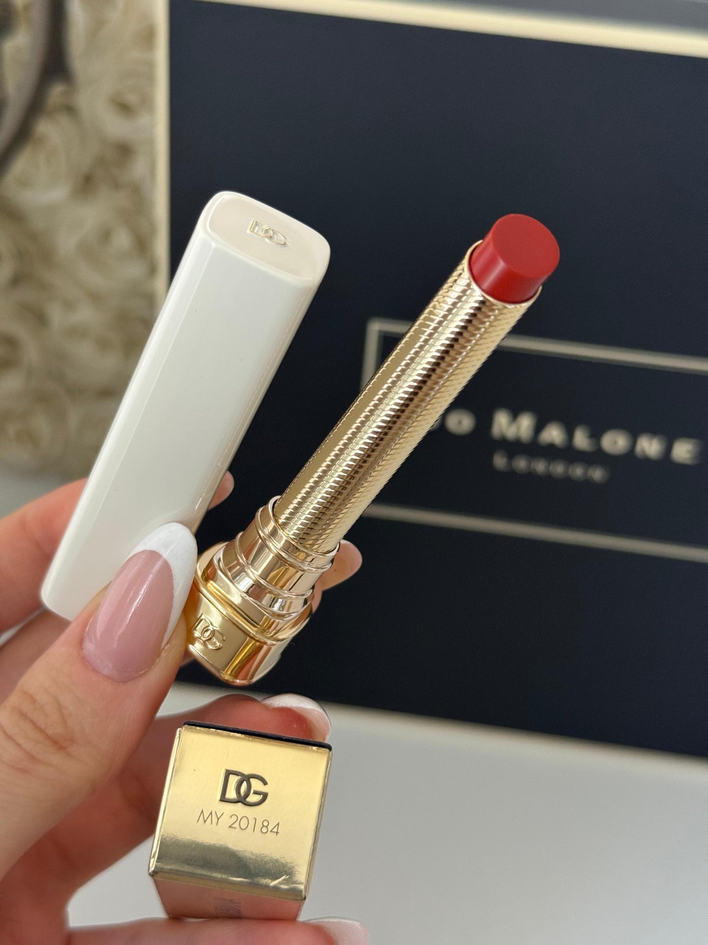 DOLCE&GABBANA My Juicy Sheer Lipstick - My 20184
Instant Shine & Hydration Lip Stylo