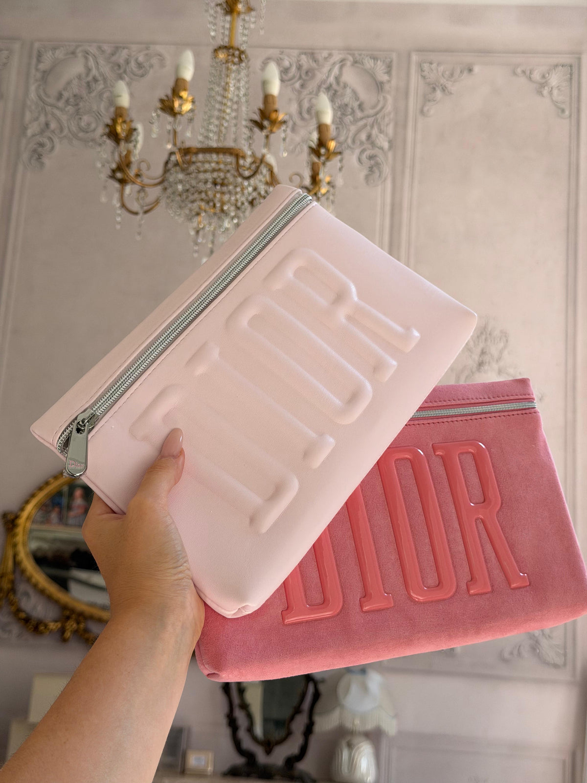 DIOR
Beauty Pink Pouch Gift
