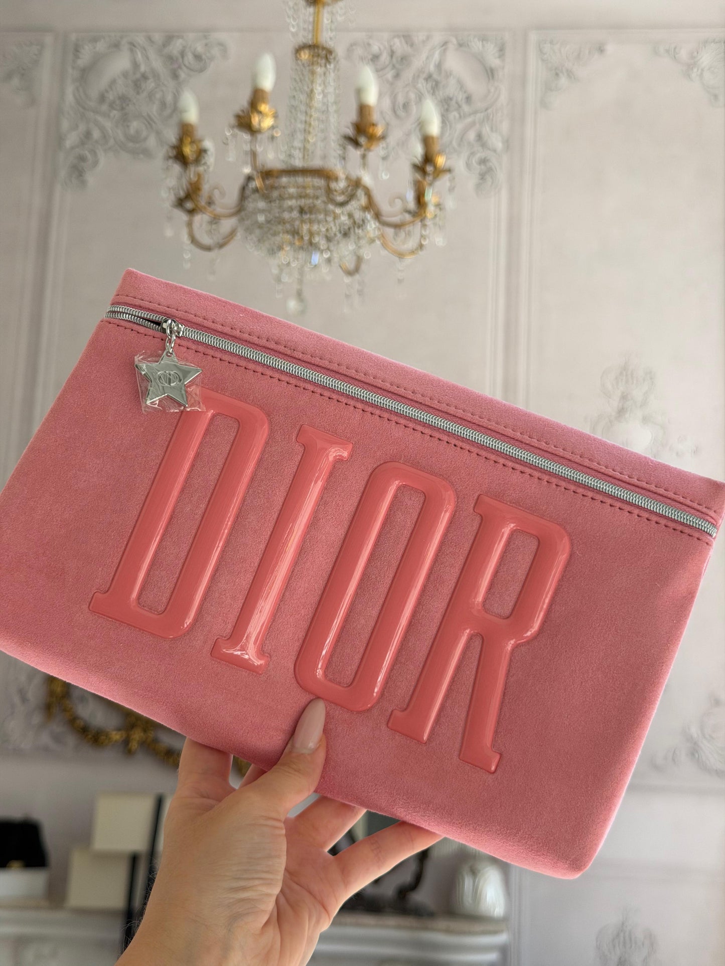 DIOR
Beauty Pink Pouch Gift