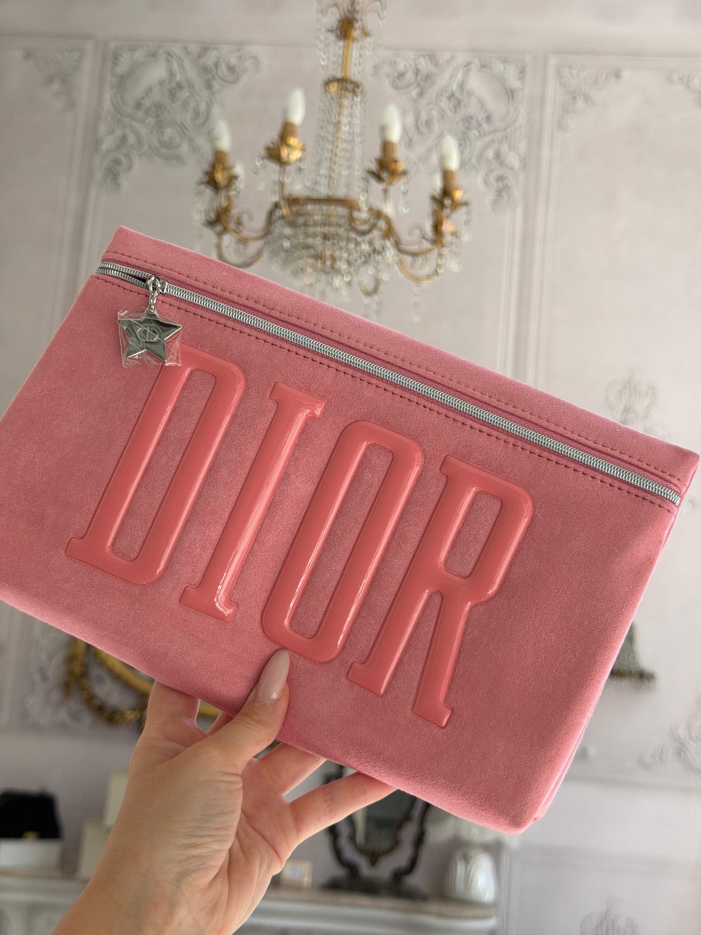 DIOR
Beauty Pink Pouch Gift