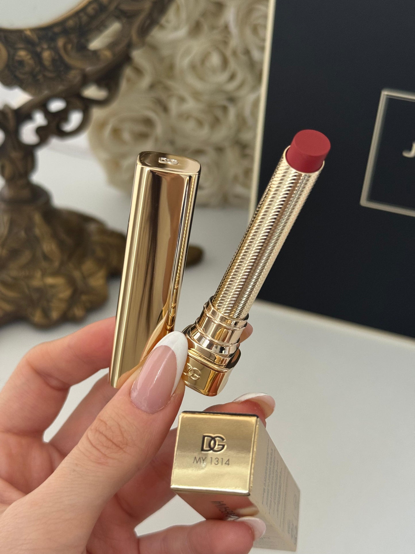 DOLCE&GABBANA My Sculpt Satin
Lasting Color & Hydration Lipstick Stylo - MY 1314