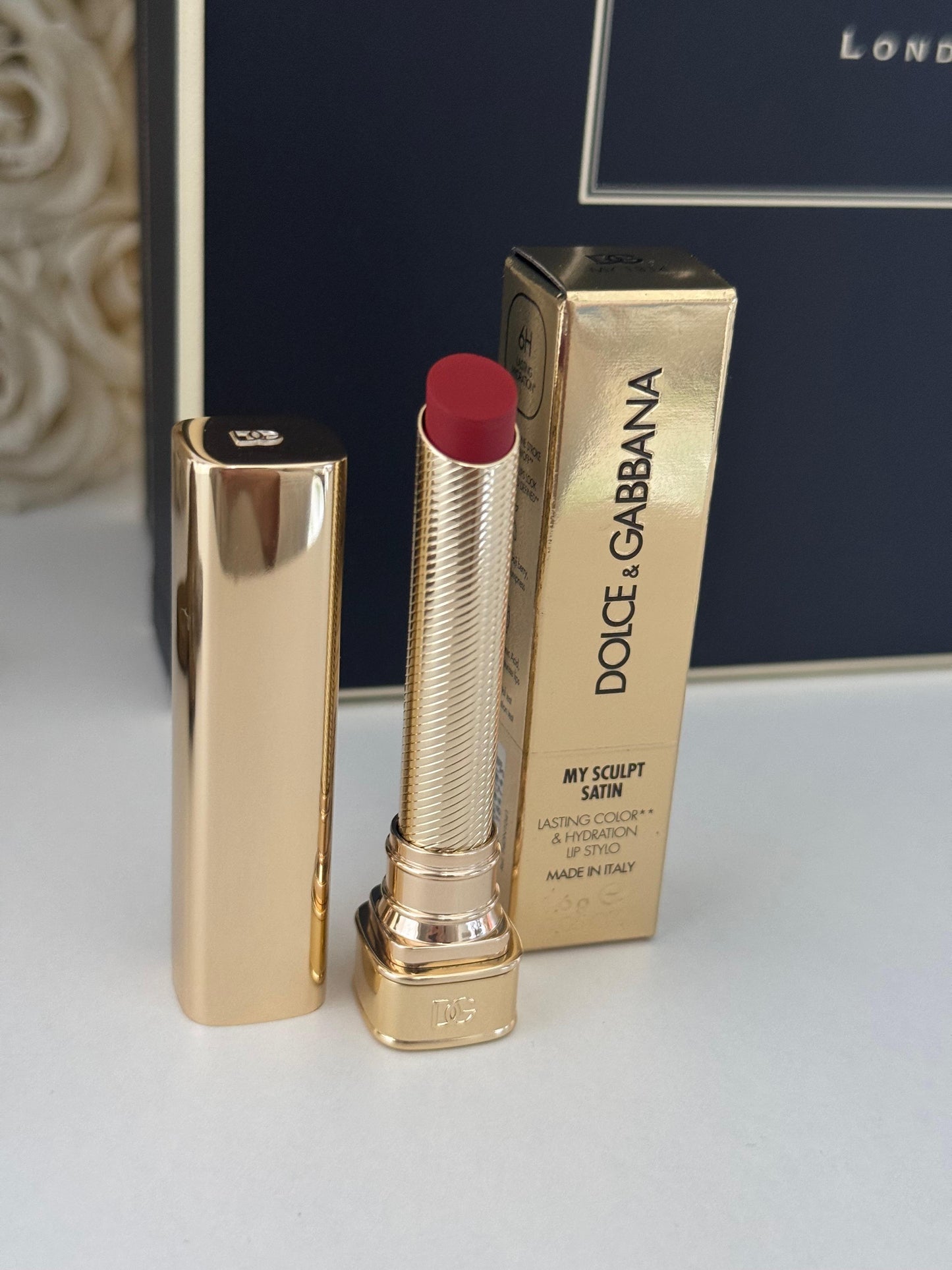 DOLCE&GABBANA My Sculpt Satin
Lasting Color & Hydration Lipstick Stylo - MY 1314